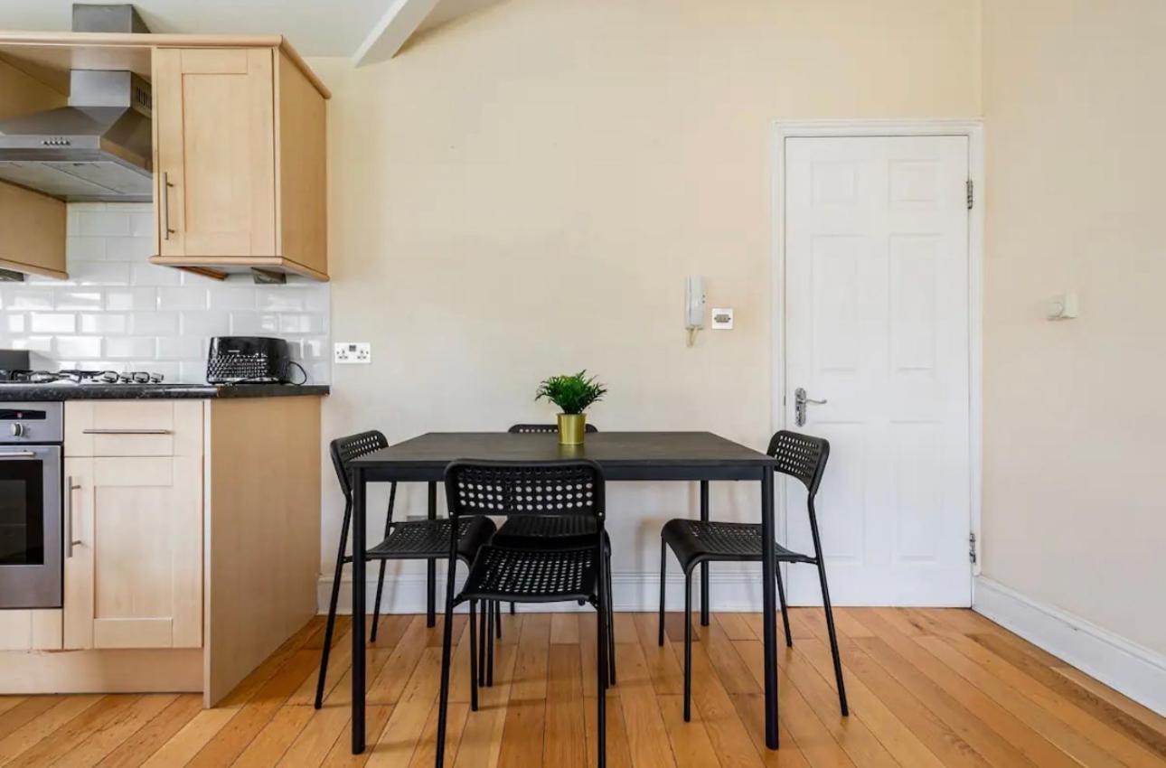 Lovely 3-Bed 20 Minutes To Central London Exteriör bild