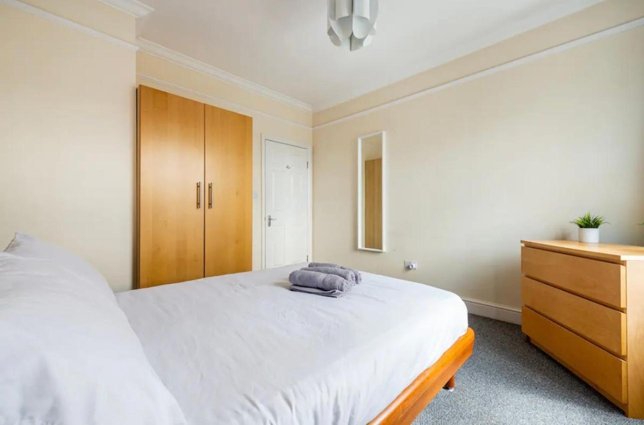 Lovely 3-Bed 20 Minutes To Central London Exteriör bild
