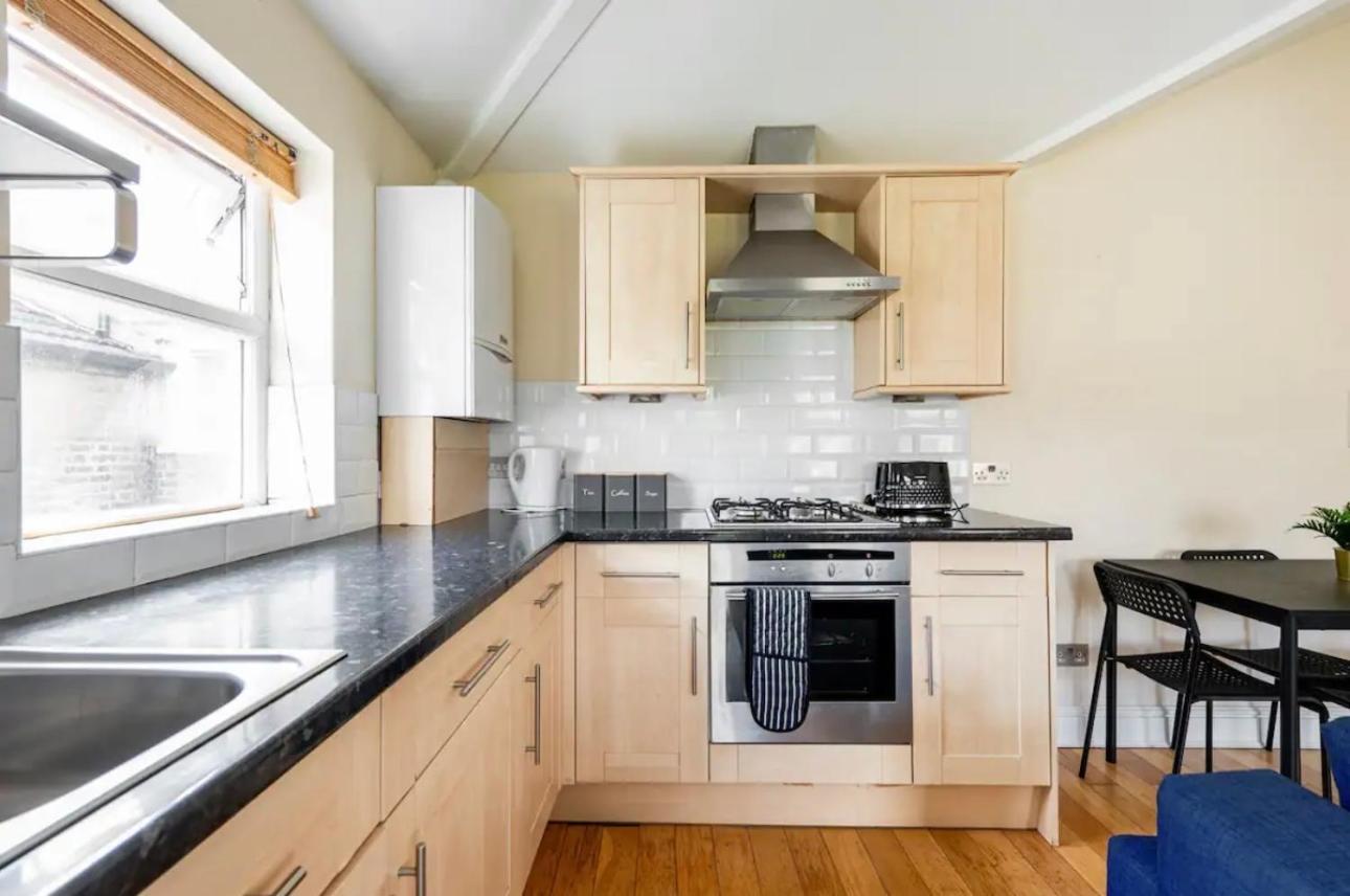 Lovely 3-Bed 20 Minutes To Central London Exteriör bild