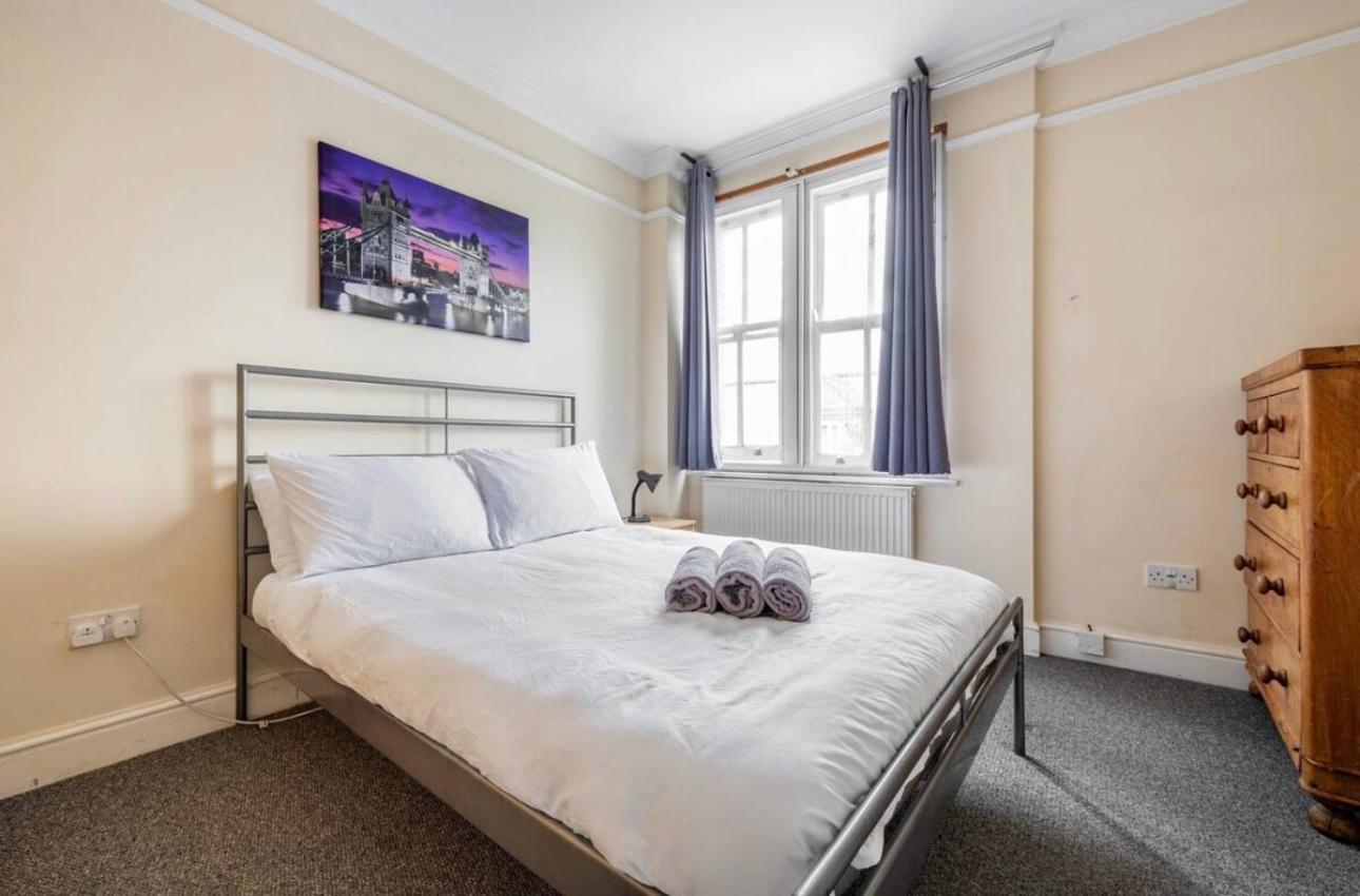 Lovely 3-Bed 20 Minutes To Central London Exteriör bild