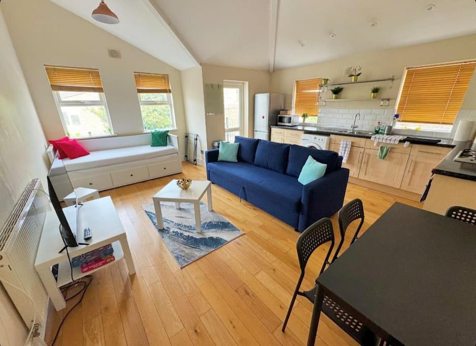 Lovely 3-Bed 20 Minutes To Central London Exteriör bild